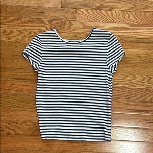 Black and White Striped T-Shirt American Eagle girls